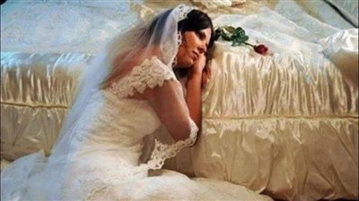 في ليلة فرحي لقيت جوزي داخل عليا وخرّج الميك اب ارتيست والبنات