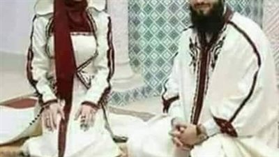 إمرأة لا تستطيع أن ترفع بصرها على زوجها لمدة ثلاثة شهور