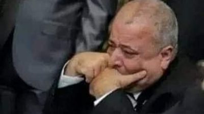 القاضي يبكي