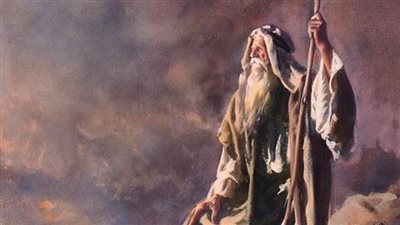 عاش الشاب مع والديه العجوزين في كوخ بسيط