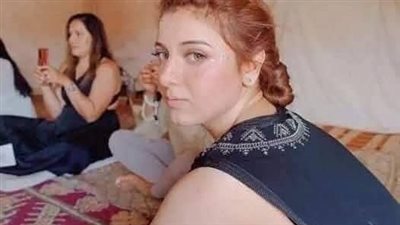 زوج يمنع زوجته من السوشيال ميديا 