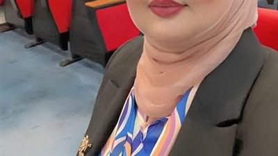 مديرة مدرسة في العراق 