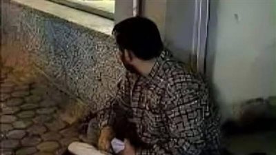 دخلت سيده أحد المطاعم 