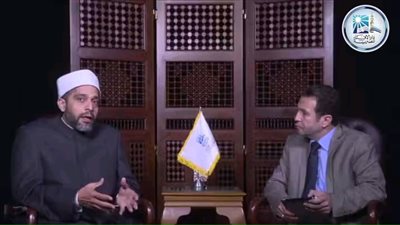 توفـي ابي منذ سنوات ولا تريد أمي تقسيم الميراث فما حكم من يؤجل توزيع التركة علي الورثة ؟ 