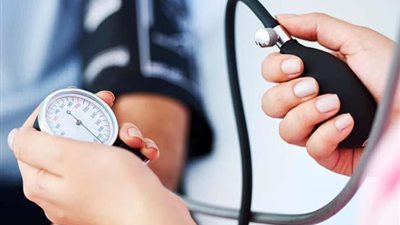 4 علامات على قدميك قد تعني أنك مصاپ بارتفاع ضغط الډم