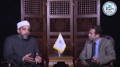تـوفى ابي منذ سنوات ولا تريد أمي تقسيم الميراث فما حكم من يؤجل توزيع التركة علي الورثة ؟
