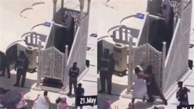 قبض اربعة رجال شرطة سعوديون على شاب