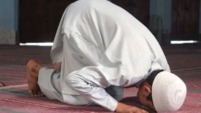 هل يمكن جمع الشفع والوتر في صلاة بتشهد واحد؟
