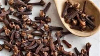 فوائد القرنفل ضع القرنفل على بطنك وشاهد ما يحدث